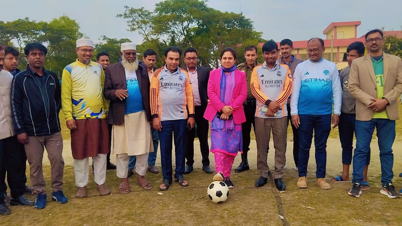কয়রায় জাতীয় গোল্ডকাপ ফুটবল টুর্নামেন্ট অনুর্ধ্ব-১৭ উদ্বোধনী খেলায় দক্ষিণ বেদকাশি জয়ী